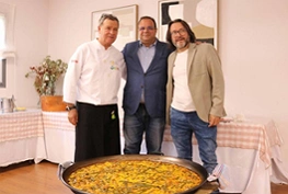 Demostración de Adolfo Cuquerella, coordinador gastronómico del concurso y maestro arrocero 