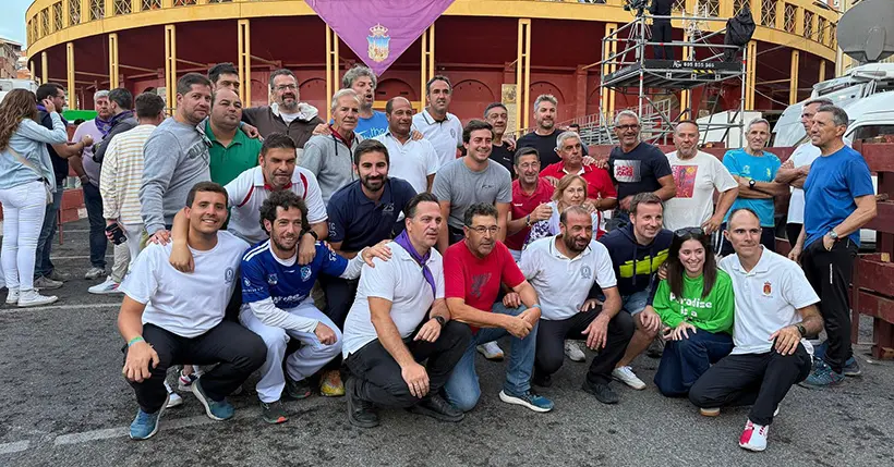 Grupo de corredores del cuarto encierro 2025