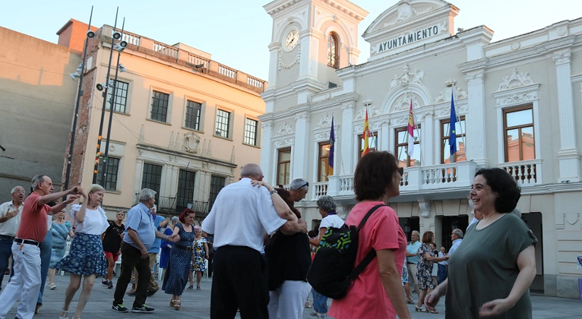 Verbena de mayores en la Plaza Mayor de Guadalajara