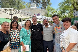 , Ana Guarinos, acompañada por el segundo teniente de alcalde y concejal de Festejos, Santiago López Pomeda, la cuarta teniente de alcalde, Isabel Nogueroles, y los concejales Roberto Narro, David García y Eva Henche
