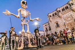 Desfile de Carrozas El Musical de los Musicales
