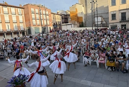 II Festival Nacional de Folclore en la plaza mayor