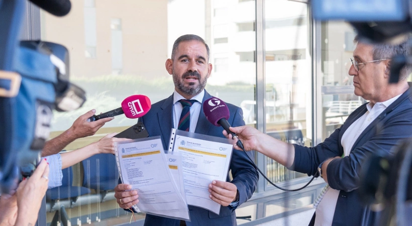 Santiago López Pomeda, teniente de alcalde y concejal de Festejos durante la rueda de prensa