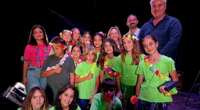 Ana Guarinos, junto a Carla Ayuso, alcaldesa pedánea de Taracena y los tenientes de alcalde Alfonso Esteban y Santiago López Pomeda durante el inicio de las fiestas patronales dedicadas a la Virgen del Valle