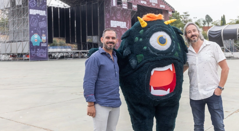 Santiago López Pomeda, concejal de Festejos junto al director del festival, Alfonso López