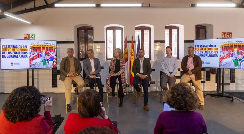 Ana Guarinos durante la presentación del nuevo recorrido de los encierros de Guadalajara