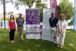 Roberto Narro, concejal de Salud, Concepción Huertas, vocal del Colegio de Farmacéuticos, Carmen Heredia, presidenta de la AECC en Guadalajara y Armengol Engonga, concejal de Deportes