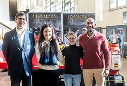 Armengol Engonga, Concejal de Deportes y Alfonso Noain fundador y director del Museo del Deporte en la exposición Mujeres leyenda del deporte