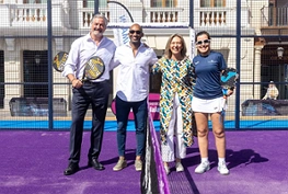 Alcaldesa Ana Guarinos, acompañada por el director general de Witzenmann España, Rafael Merinero; subcampeona de España de pádel, Paula Letón y el concejal de Deportes, Armengol Engonga