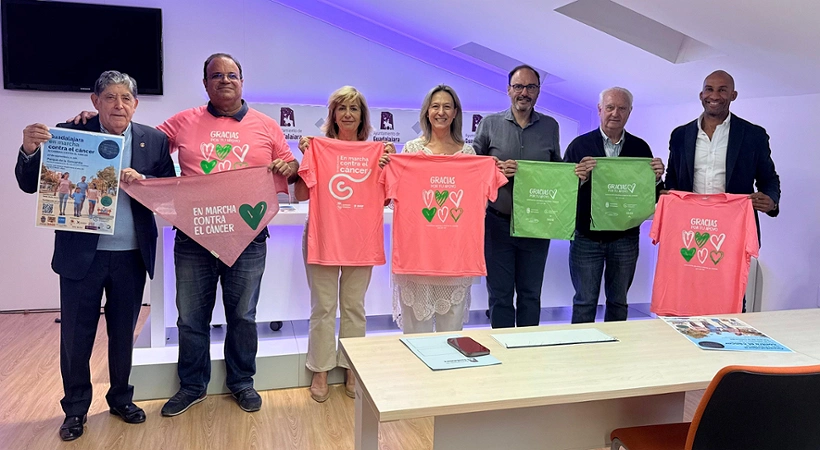 Participación del concejal de Salud, Roberto Narro, concejales de Deportes, Armengol Engonga, y Turismo, Víctor Morejón, presidenta de la AECC en Guadalajara, Carmen Heredia y la alcaldesa de Guadalajara, Ana Guarinos