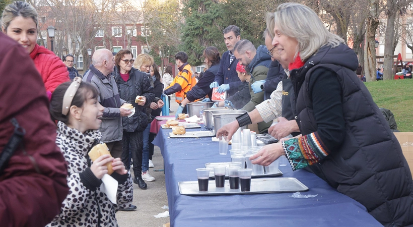Ana Guarinos en la merienda en la Concordia por el jueves Lardero
