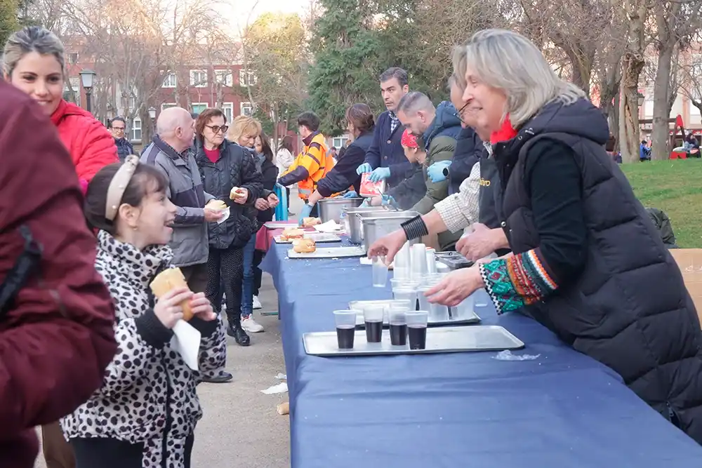 Ana Guarinos en la merienda en la Concordia por el jueves Lardero
