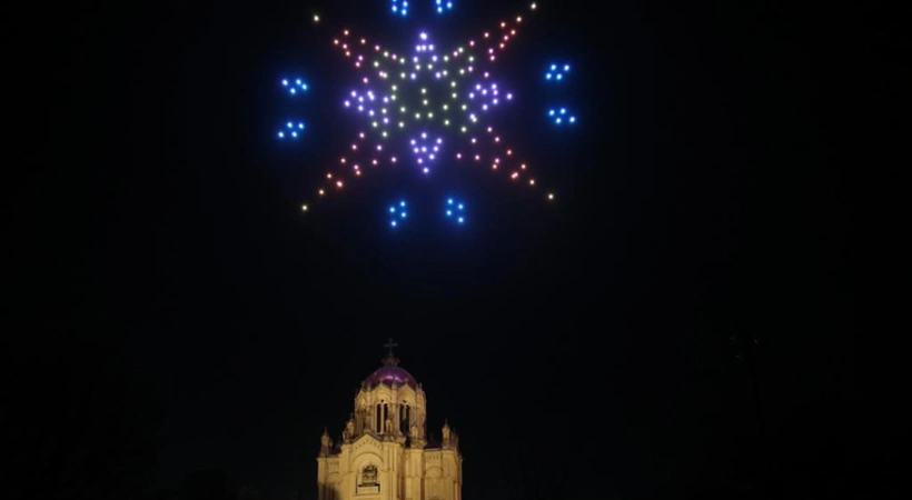 Espectáculo de drones en el Parque de Adoratrices