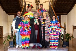 Pedro Solís, Ana Guarinos, alcaldesa y el concejal de Festejos dando la bienvenida al Carnaval