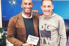 Armengol Engonga junto a Carlos Pomar, del Club Triatlon