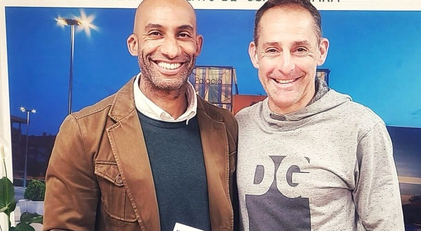Armengol Engonga junto a Carlos Pomar, del Club Triatlon