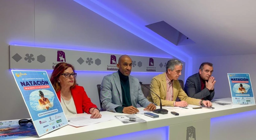 Armengol Engonga, concejal de Deportes acompañado de Jesús Ruiz, presidente de FECAM, Mari Carmen Gil, delegada provincial de Bienestar Social, y Marcos Campos, diputado de Deportes
