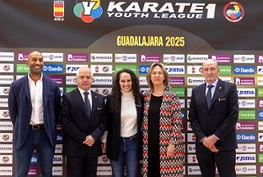 Ana Guarinos junto al presidente de la Federación Española de Karate, Antonio Moreno, al presidente de la Federación de Castilla-La Mancha de Karate, Javier Pineño 