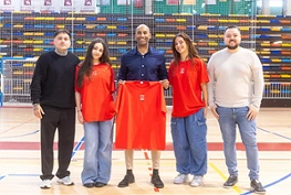 Armengol Engonga junto al organizador del campeonato, Manuel Salvador en la presentación