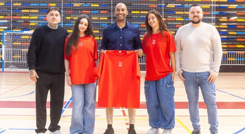 Armengol Engonga junto al organizador del campeonato, Manuel Salvador en la presentación