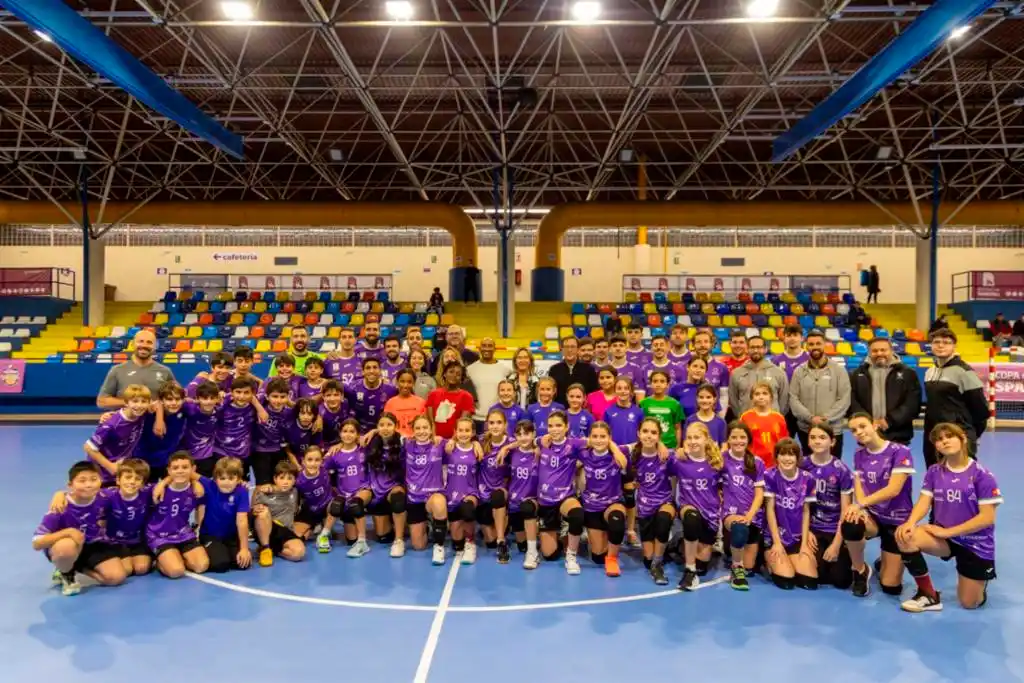 Equipos de base, Club Balonmano Guadalajara en la pista renovada