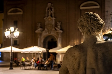Un refresco junto a Neptuno de José Arias Tomás