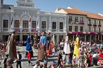 Gigantes y cabezudos durante las Ferias y fiestas