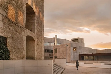 Iglesia y facultad, de Juan Luis García