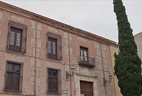 Fachada del Palacio de la Cotilla