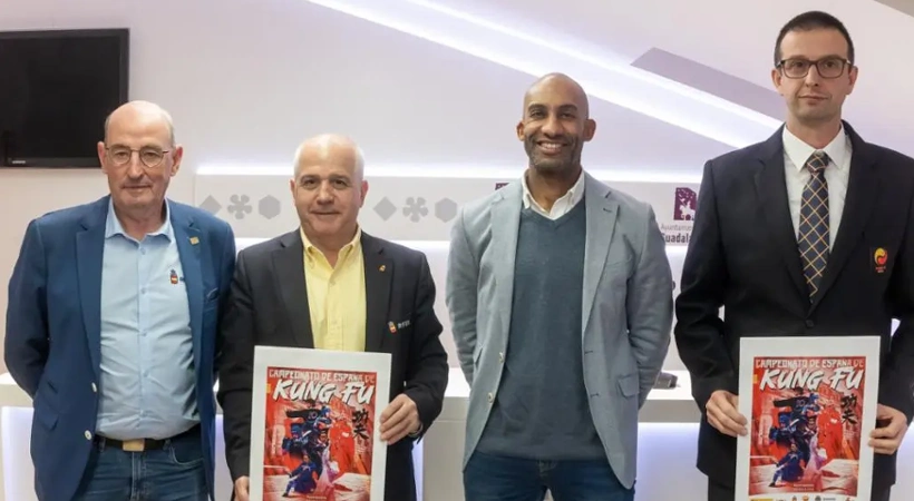 Armengol Engonga, Concejal de Deportes; Antonio Moreno, presidente de la Federación Española de Karate; Miguel Ángel Rojo, director del Departamento de Kung Fu.