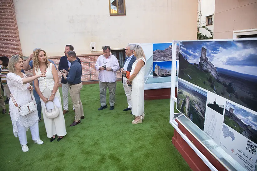Campo abierto, del pintor Fernando López Herencia en el Buero
