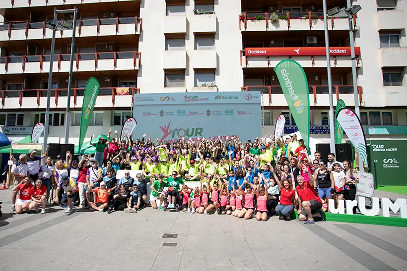 Grupo de participantes en el II Día del Deporte en Guadalajara