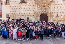 La alcaldesa inaugura el “Bosque del Reciclaje Escolar” creado por más de 3.500 escolares