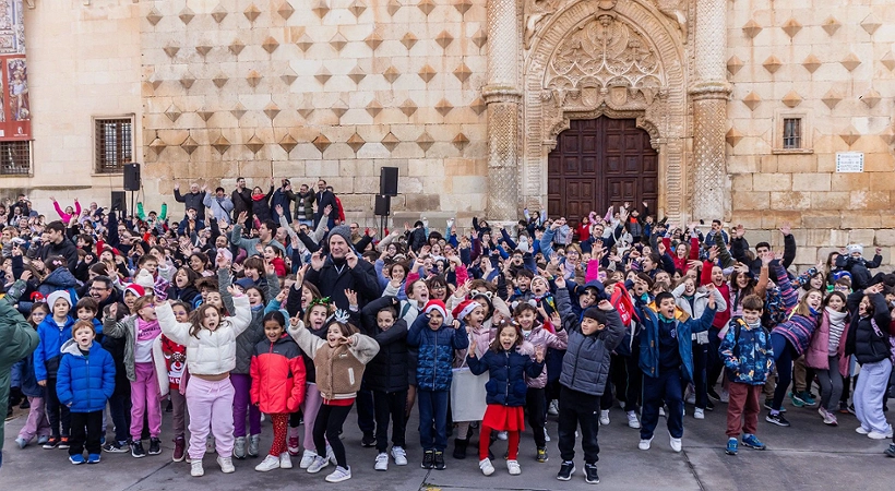 La alcaldesa inaugura el “Bosque del Reciclaje Escolar” creado por más de 3.500 escolares