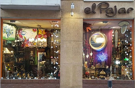 Escaparate del comercio El Pajar