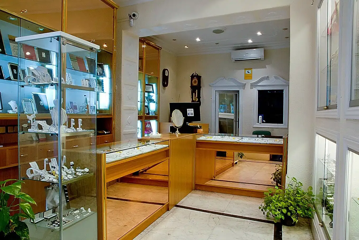 Interior de la Joyería Alonso