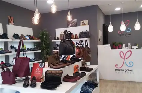 Interior de la tienda Marisa Gálvez