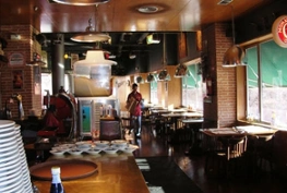 Interior del Star's Café