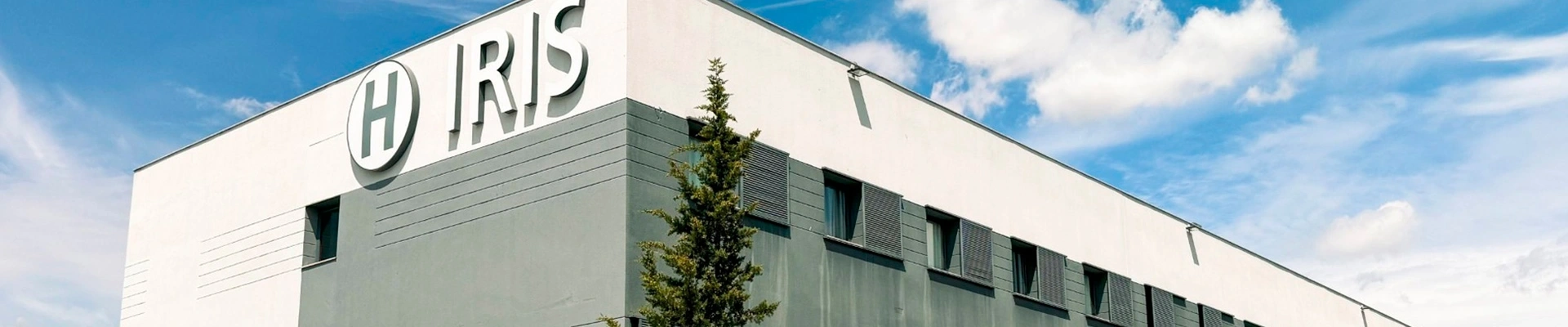 Facade of the Hotel Iris