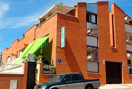 Exterior of the El Otero Guesthouse