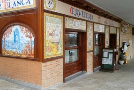Fachada cervecería Cruz Blanca