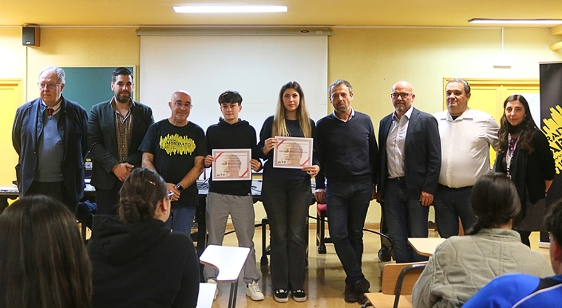 Aitor Pérez y Ainhoa Lanchas, ganadores del VIII Concurso de Poesía Joven “Fernando Borlán”