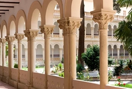 Interior de la Fundación de la condesa de la Vega del Pozo