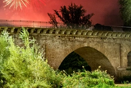 Puente califal sobre el Henares durante las ferias y fiestas