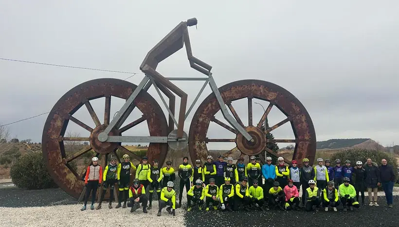 Foto de equipo durante la presentación de las rutas saludables