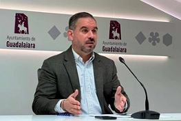 Santiago López Pomeda, concejal de Festejos, presentando el balance oficial de la Navidad 2025/2026