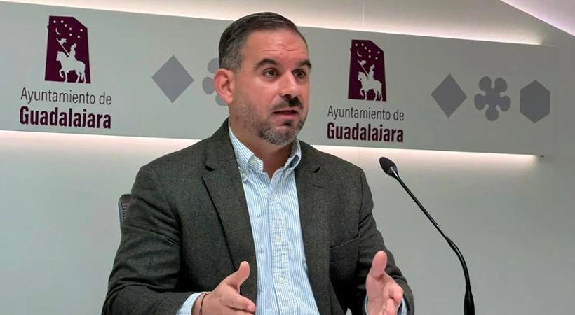 Santiago López Pomeda, concejal de Festejos, presentando el balance oficial de la Navidad 2025/2026