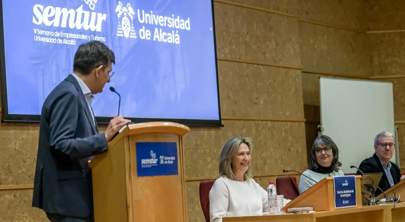 Alcaldesa de Guadalajara durante la inauguración de SEMTUR 2026